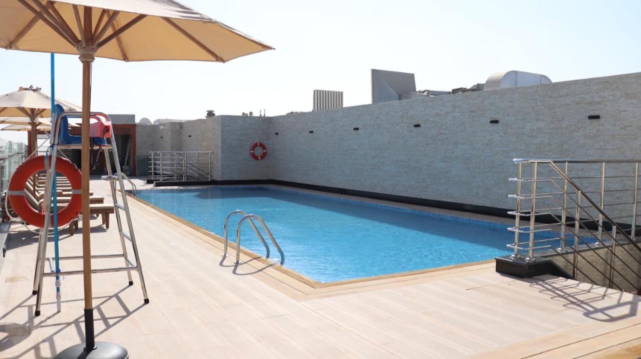 Al Riyadh * Abu Dhabi